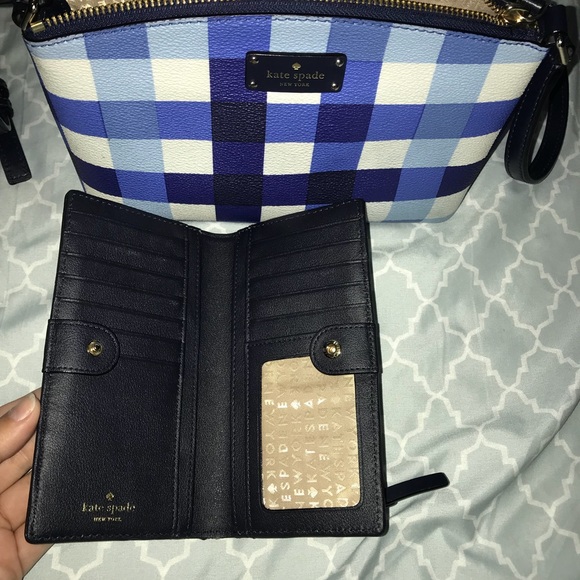 Kate Spade Crossbody Purse and matching Wallet - Picture 2 of 5